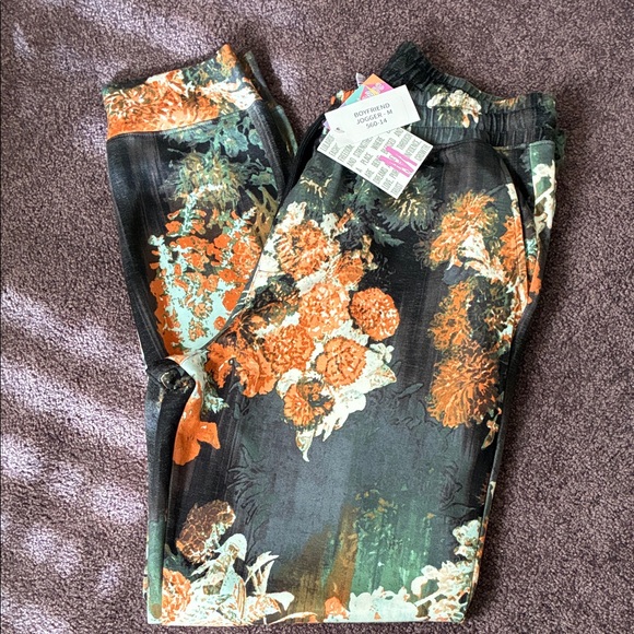 LuLaRoe Pants - Floral Print Pants with Elastic Waist  LulaRoe Boyfriend Jogger Size Medium